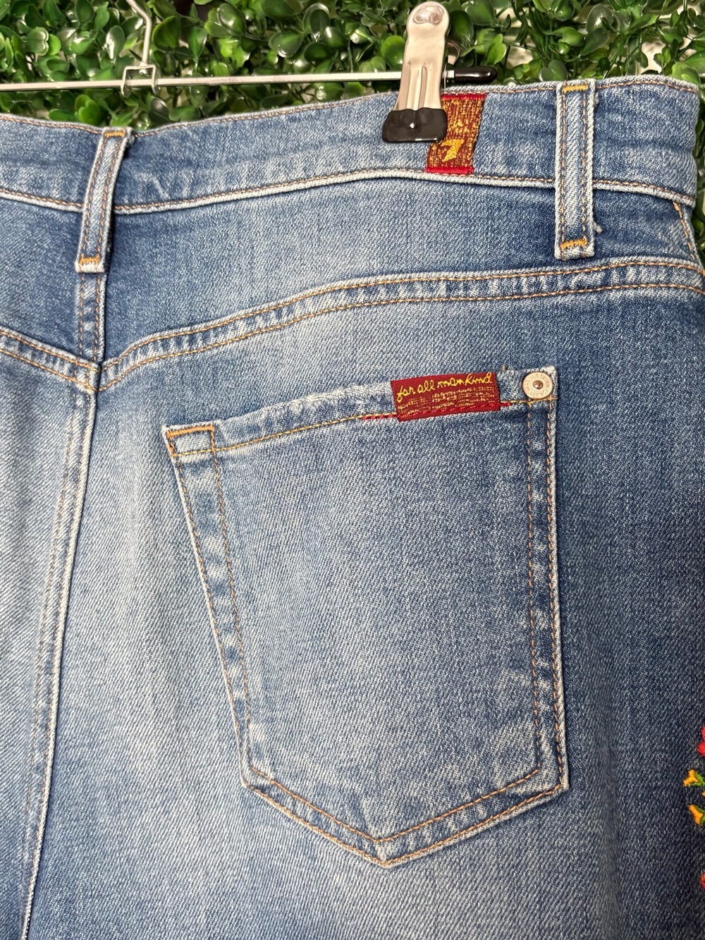 7 For All Mankind Blue Denim Floral Embroidered Cutoff Shorts - Picture 7 of 8